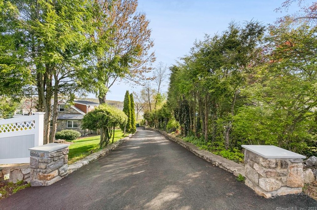 1 Park Rd, Danbury, CT 06811