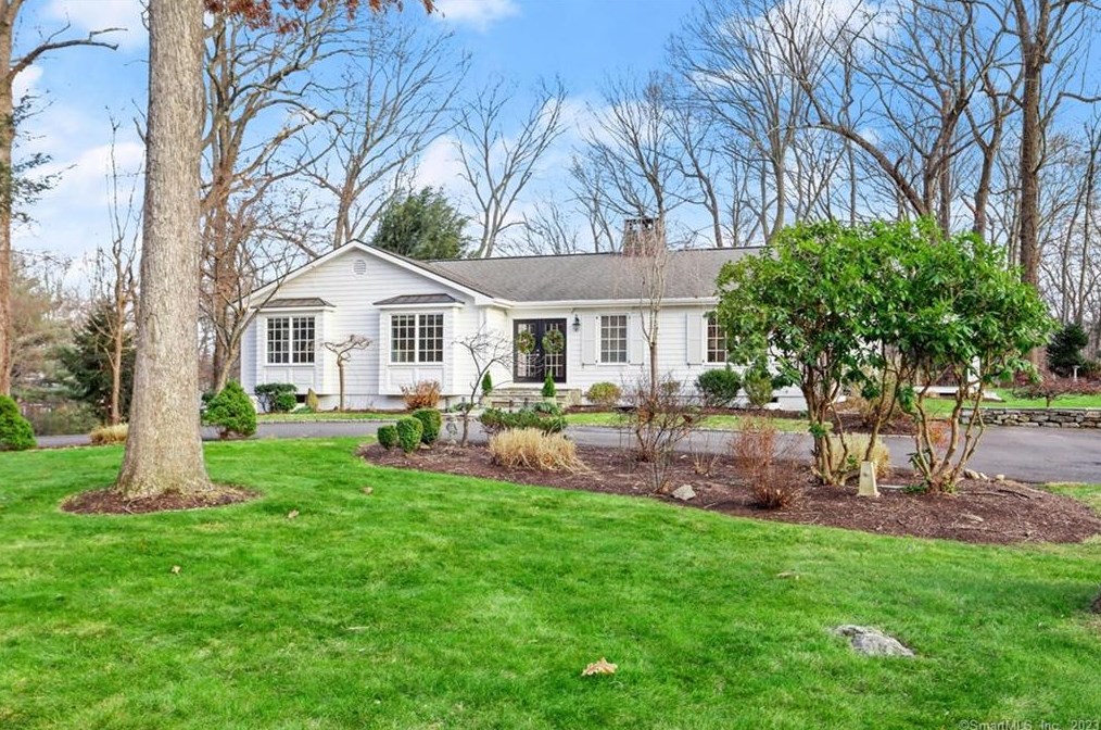 76 Nubel Ln, New Canaan, CT 06840