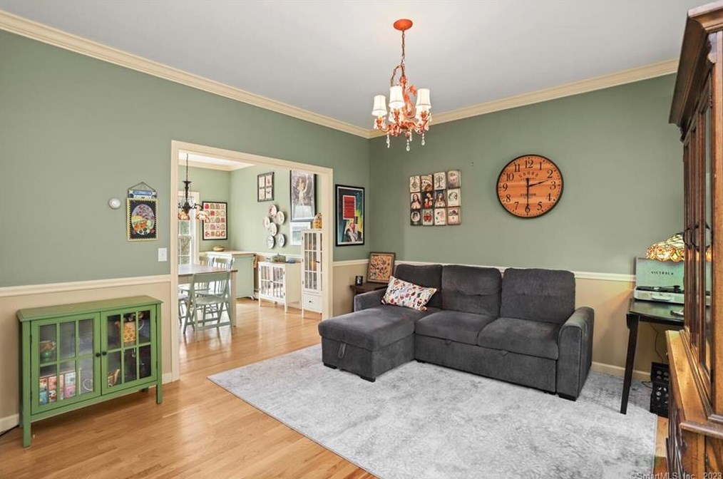 1625 James Farm Rd, Stratford CT  06614-1049 exterior