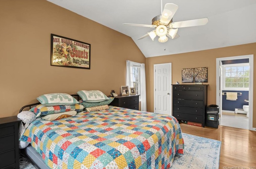 1625 James Farm Rd, Stratford CT  06614-1049 exterior