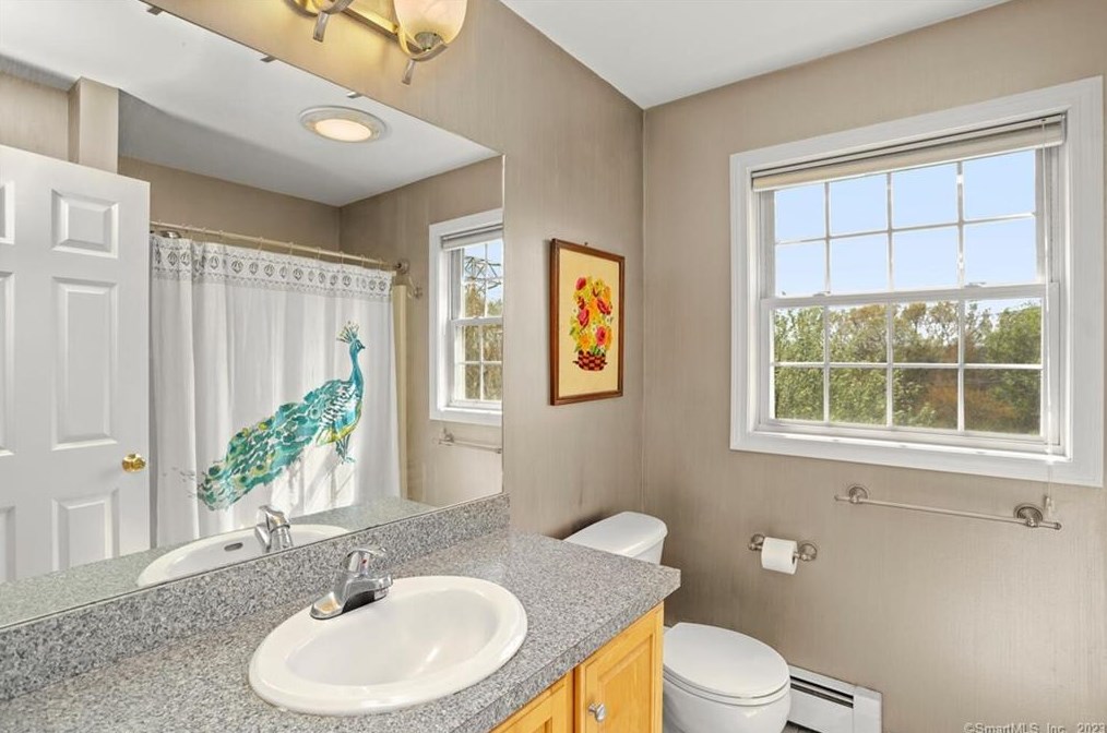 1625 James Farm Rd, Stratford CT  06614-1049 exterior