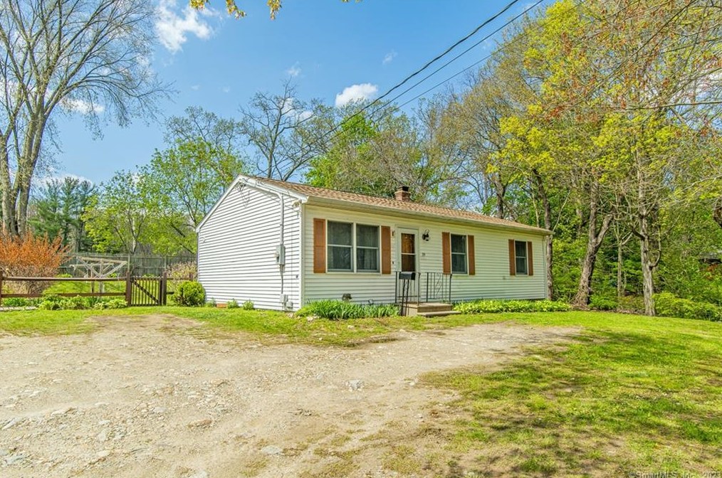 19 Potvin Ave, Moosup, CT 06354