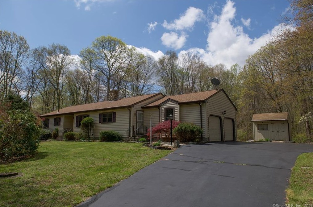 27 Parker Hill S, Higganum, CT 06441