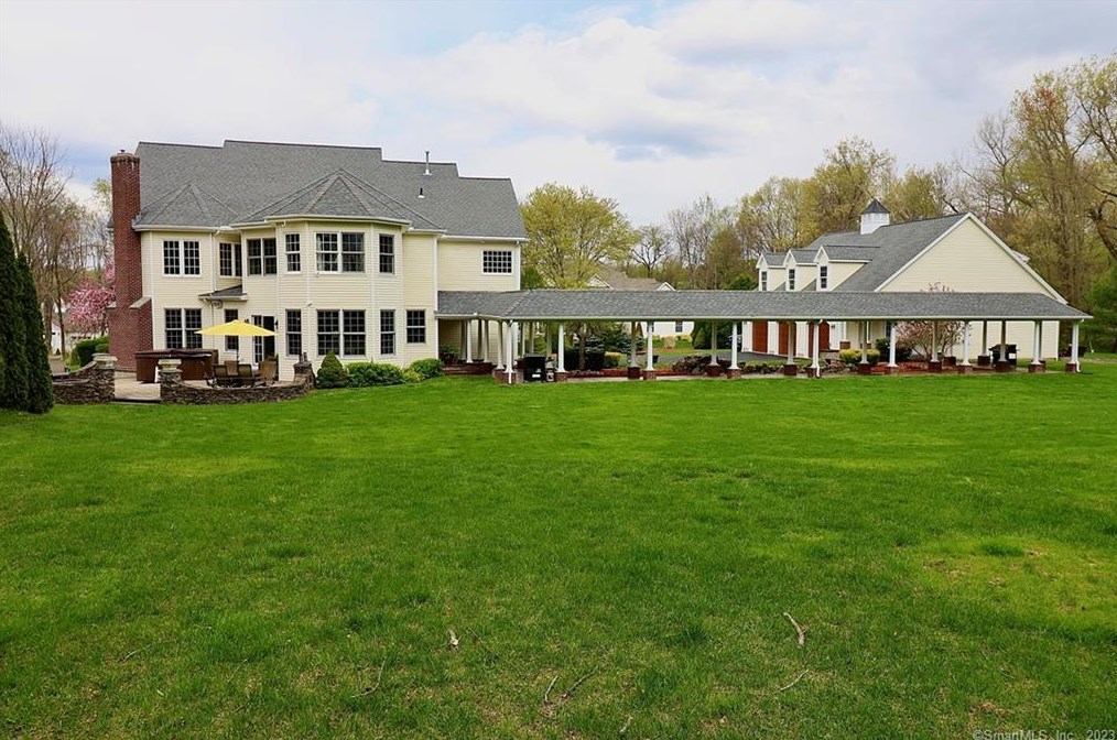 1356 Spruce St, Suffield, CT 06078-1035