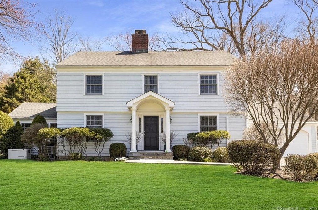 45 Country Club Rd, Tokeneke, CT 06820