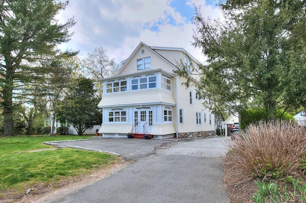 19 Maple Ave N, Westport, CT 06880