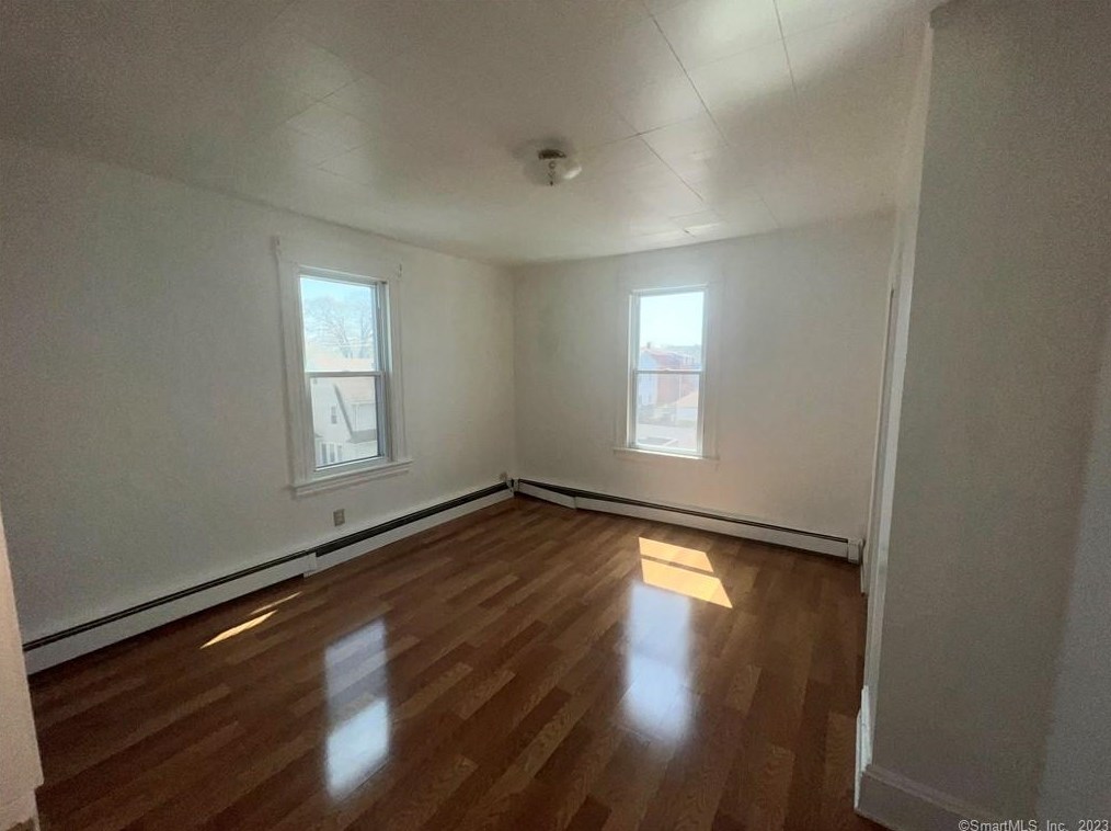 729 Madison Ave #3rd Fl, Bridgeport, CT 06606