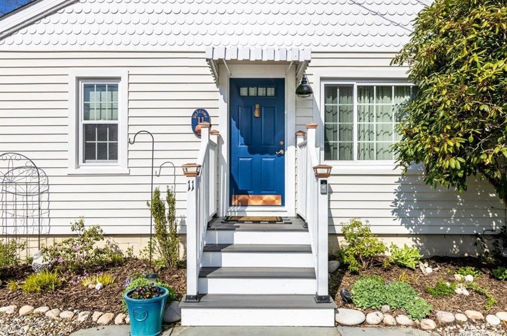 11 Portland Ave, Lyme, CT 06371