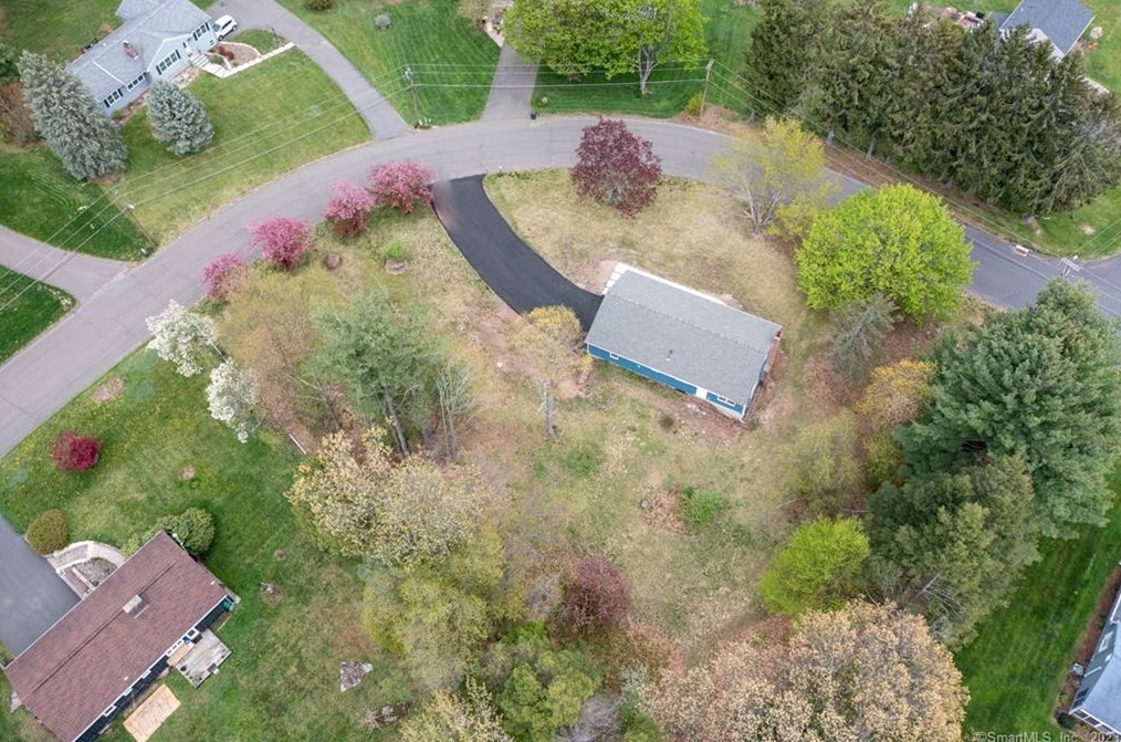 234 Moore Hill Dr, Southington, CT 06489