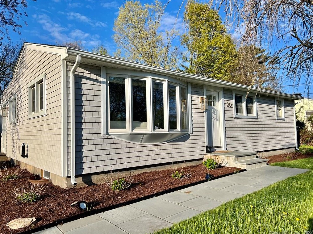 20 Edwards Rd, Fenwick CT  06475-2604 exterior