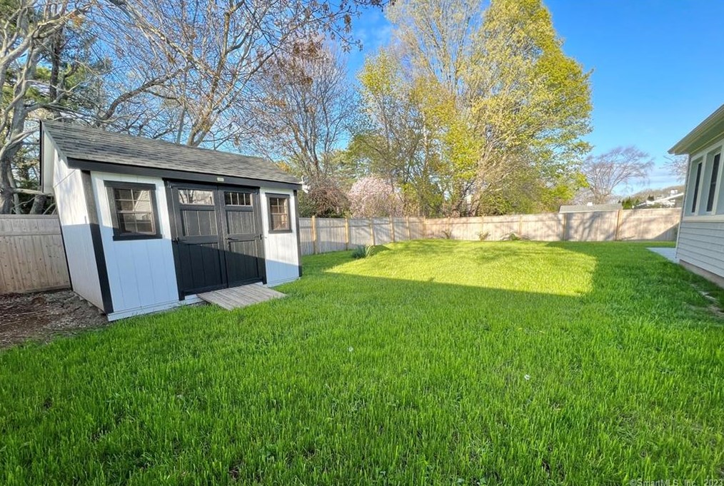 20 Edwards Rd, Fenwick CT  06475-2604 exterior