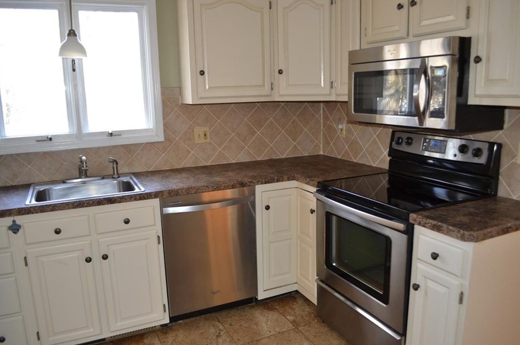 1688 Black Rock Tpke, Fairfield CT  06825-4248 exterior