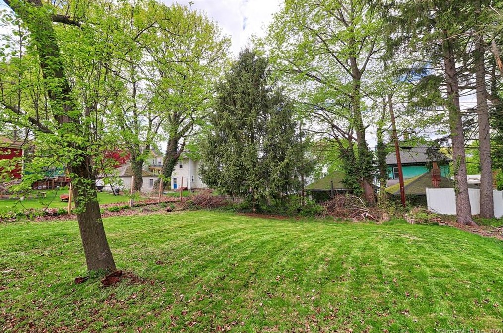 110 Woodside Ave, Waterbury, CT 06708