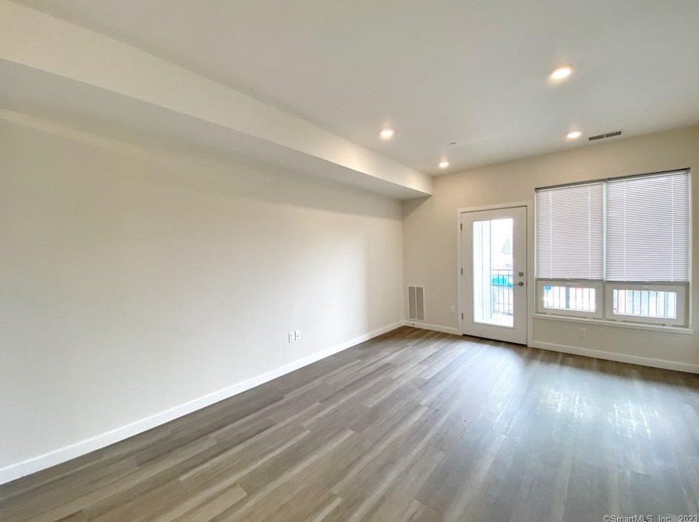 71 Connecticut Ave #301, Norwalk, CT 06850