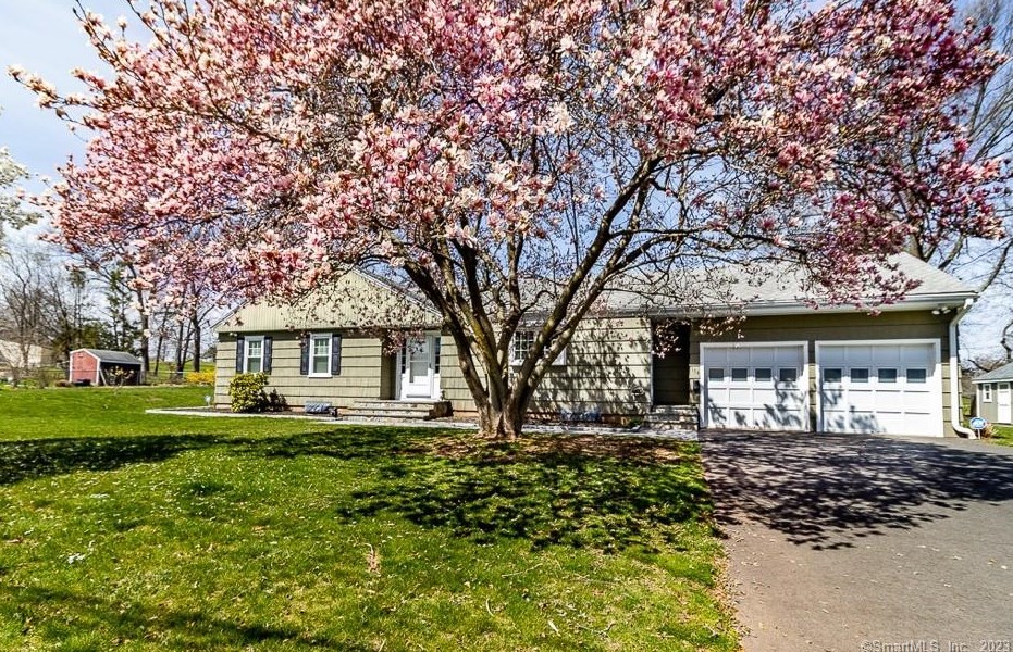114 Indian Hill Rd, Hartford, CT 06111-3409