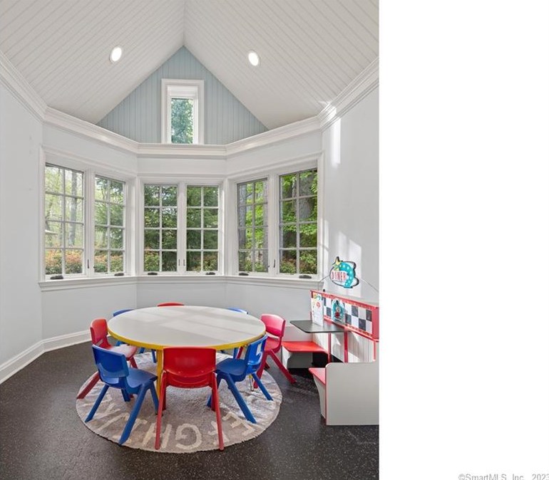 8 Pent Rd, Weston CT  06883-1311 exterior