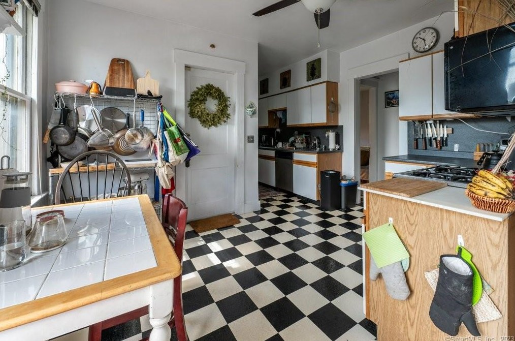 92 Lawrence St, New Haven CT 06525-2379 exterior