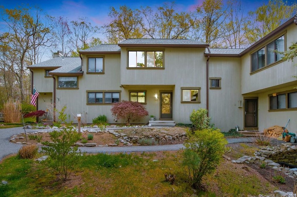 4 Fox Run #4, Woodbury, CT 06798