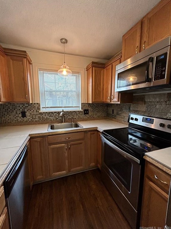 53 Brushy Plain Rd #7b, Branford, CT 06405