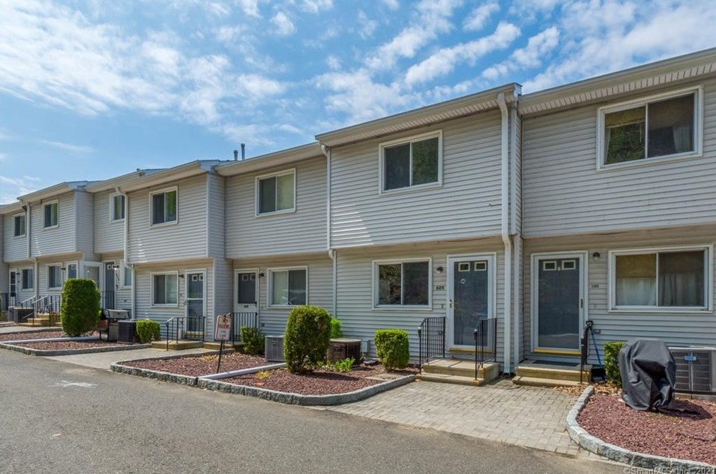 273 Derby Ave #609, Derby, CT 06418