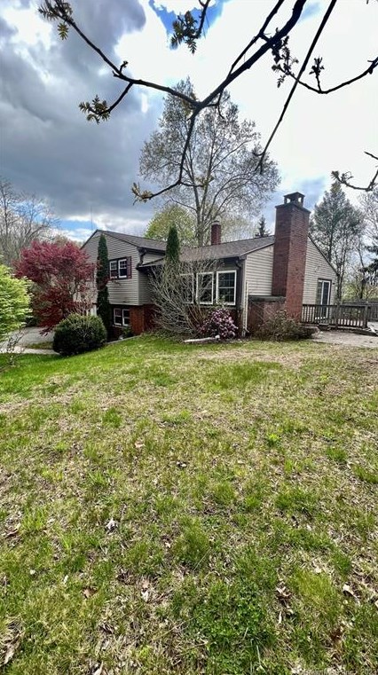 332 E Mountain Rd, Waterbury, CT 06706