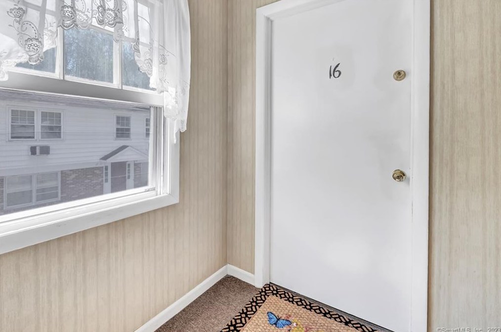 646 Howe Ave #16, Huntington, CT 06484