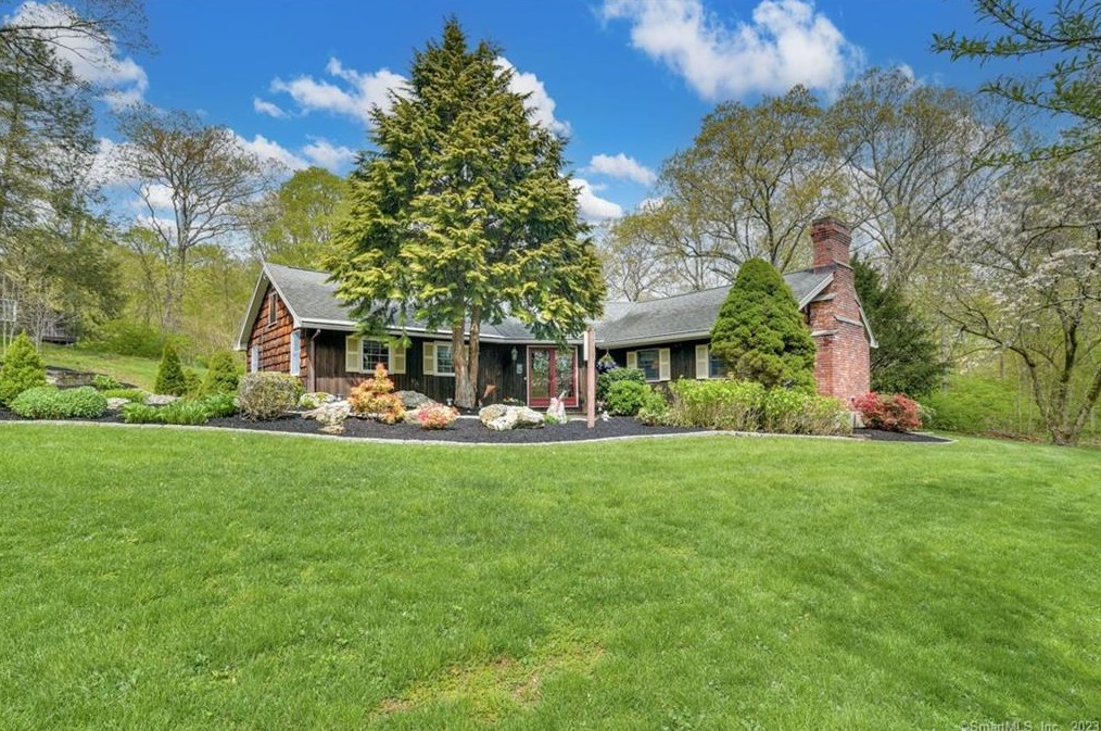 39 Barn Hill Rd, Upper Stepney, CT 06468