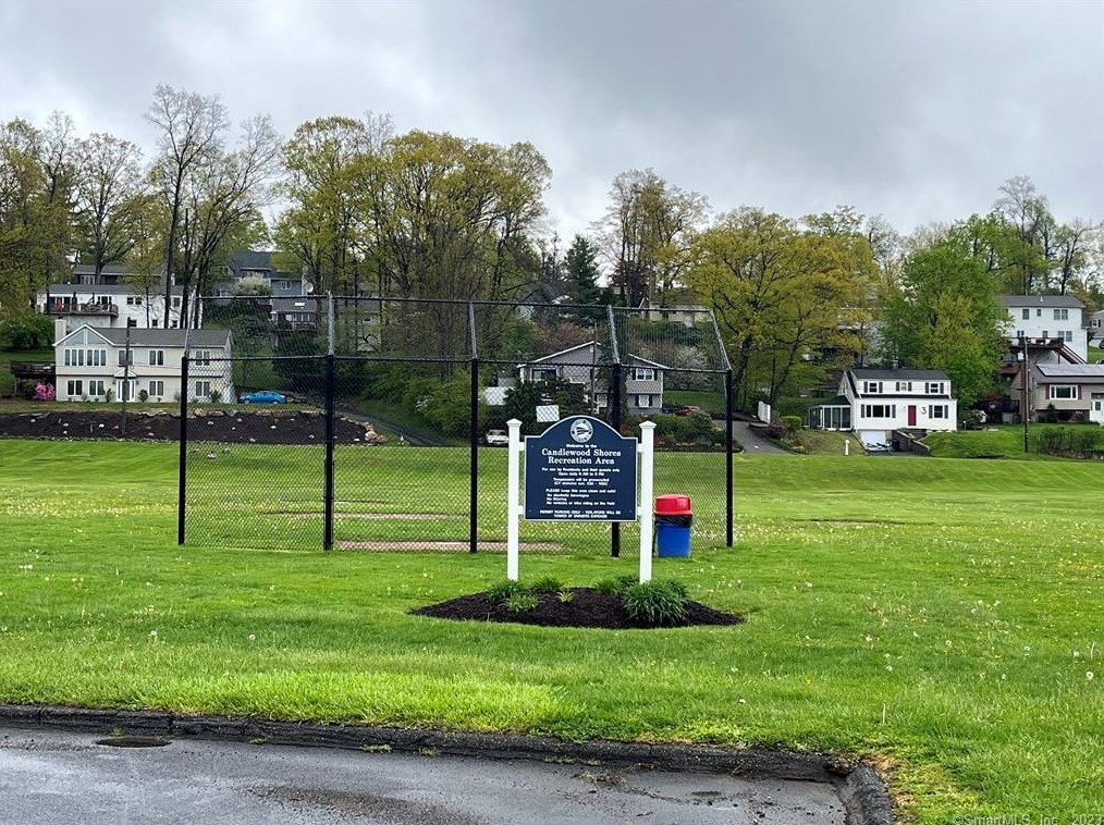 15 Berkshire Dr, Brookfield Center, CT 06804