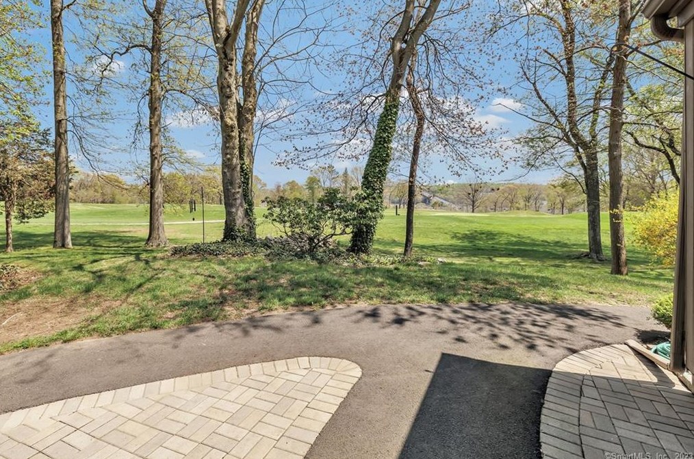397 Ottawa Ln #b, Stratford, CT 06614