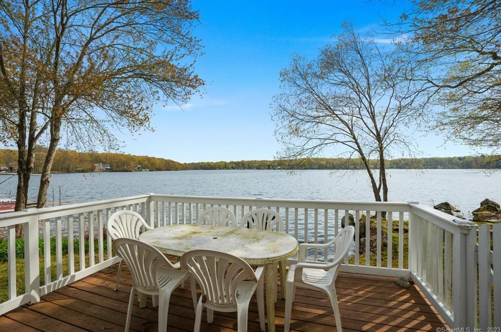 1 Francis Rd, Amston, CT 06231