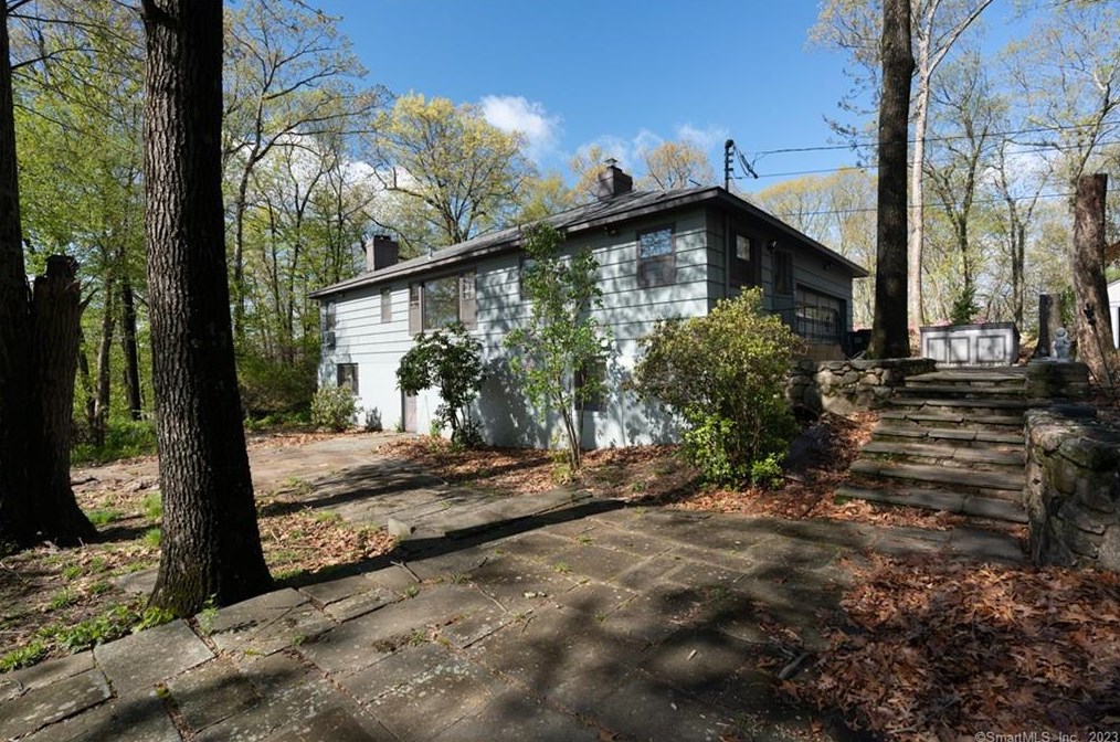 24 Country Ridge Rd, Danbury, CT 06811