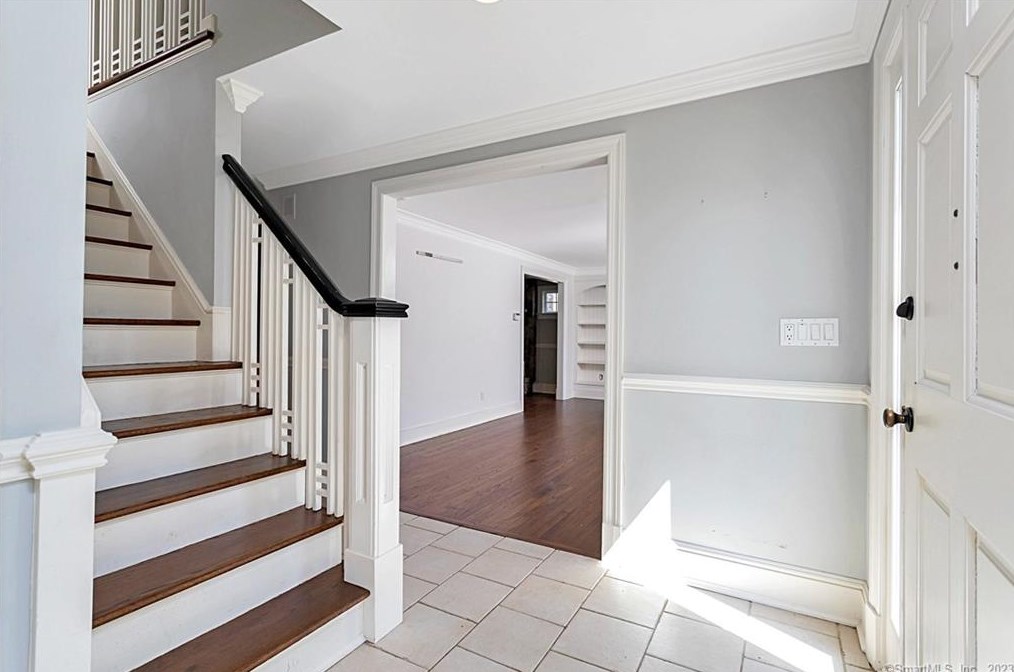 15 Lincoln Dr, New Canaan, CT 06840