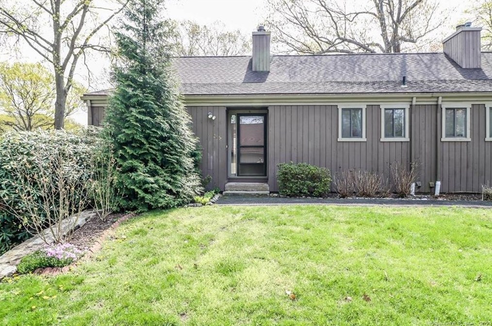 295 Agawam Dr #b, Stratford, CT 06614