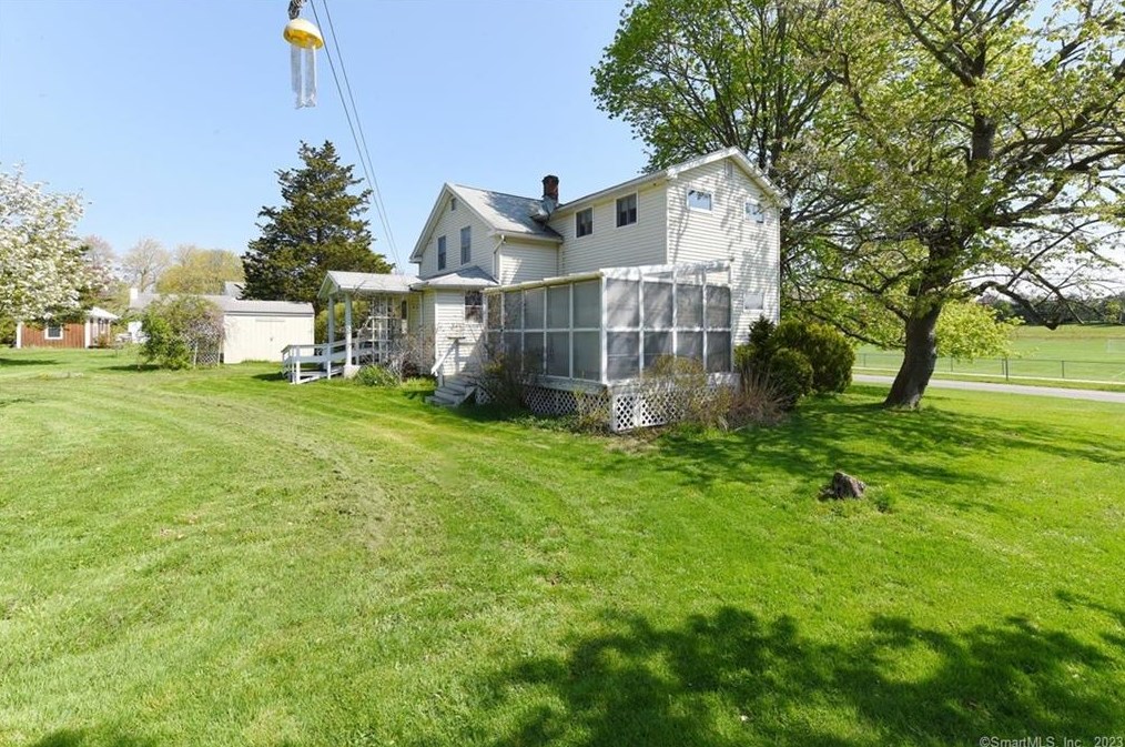 29 Woodside Rd, Cromwell, CT 06416
