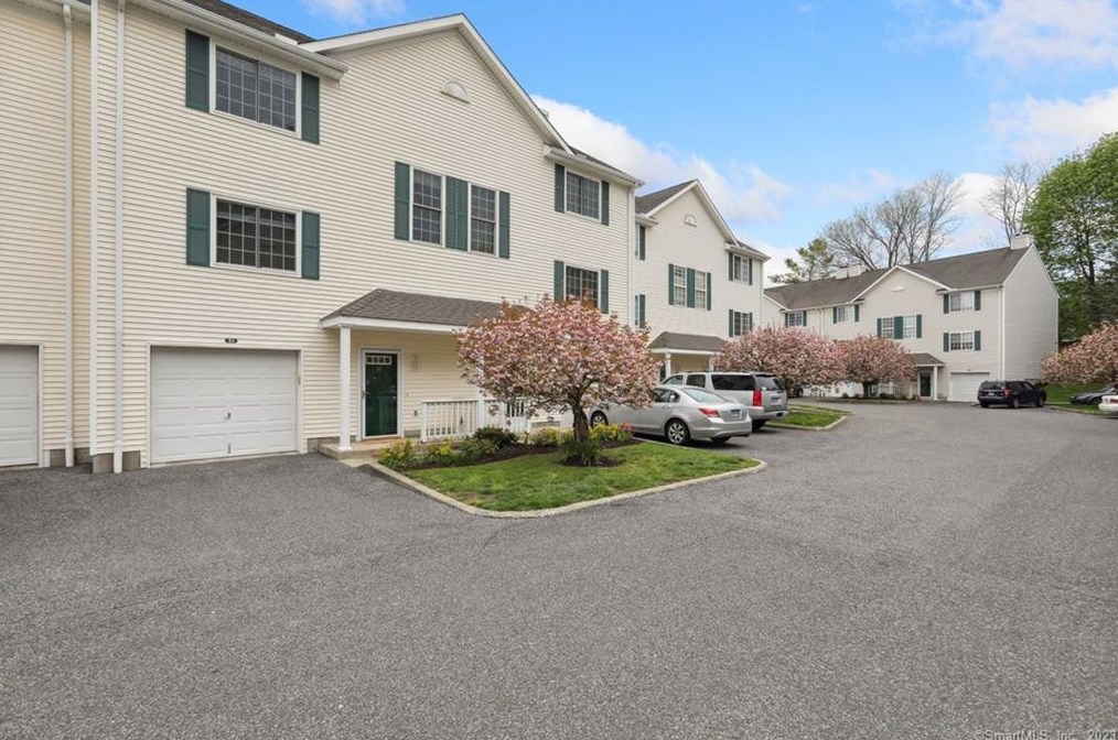 14 South St #53, Danbury, CT 06810