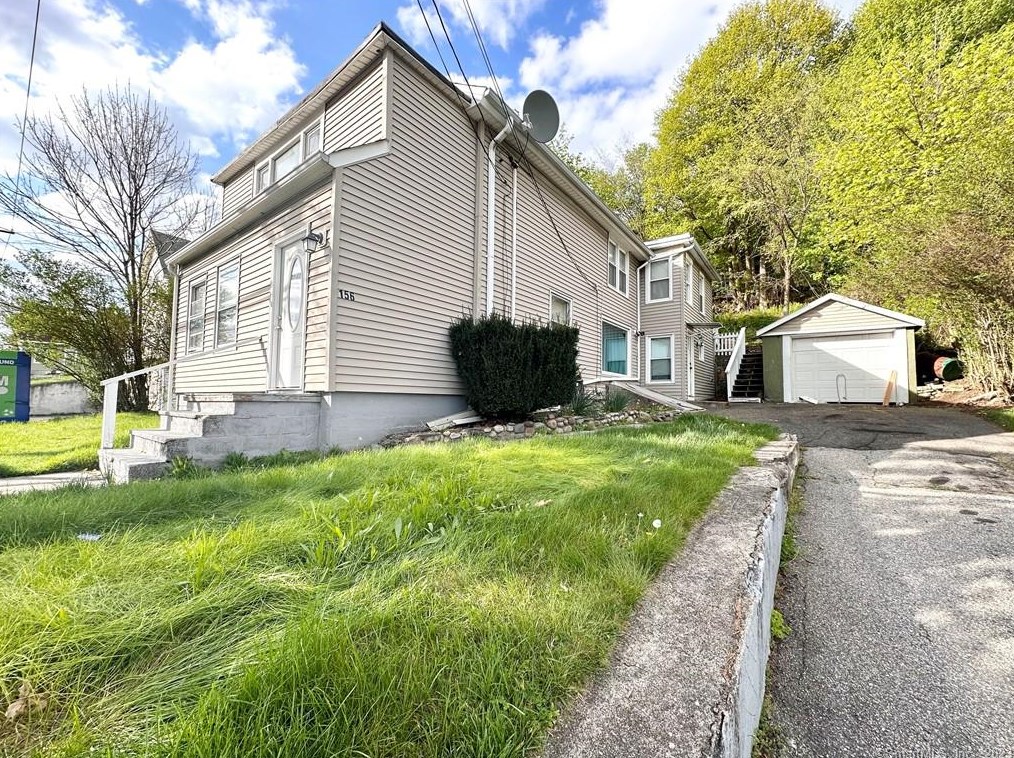 156 New Haven Ave, Derby CT  06418-2113 exterior