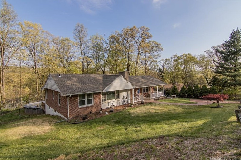 19 Mountain View Terrace, Northford, CT 06472