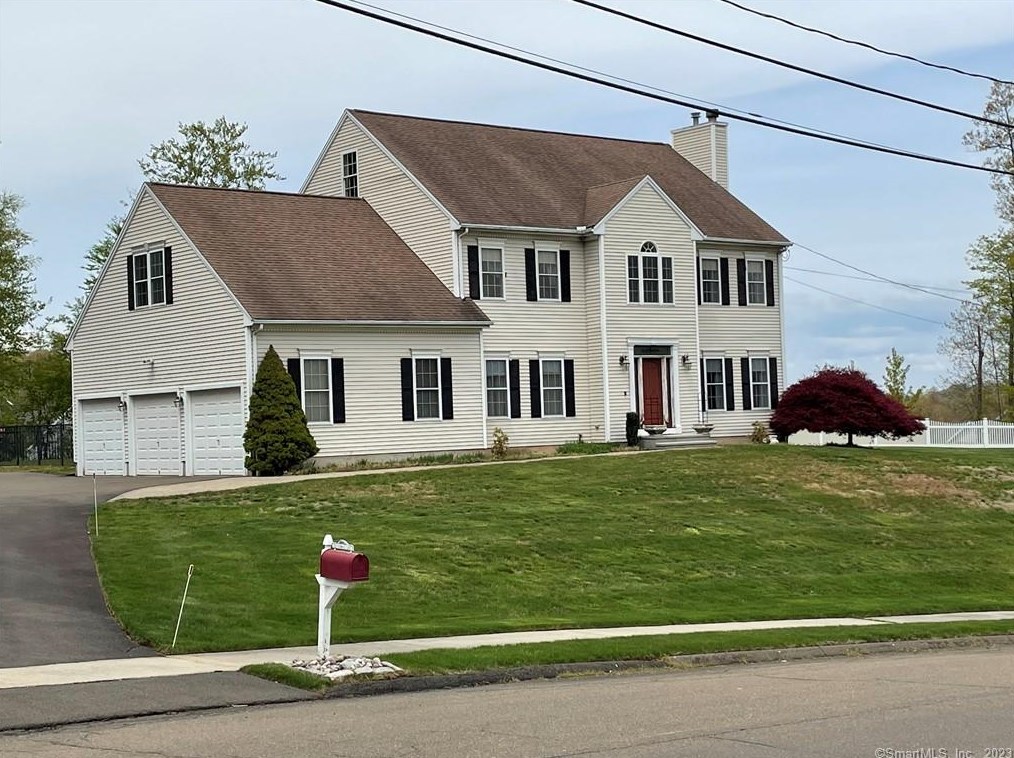 123 Summer Ln, North Haven, CT 06473