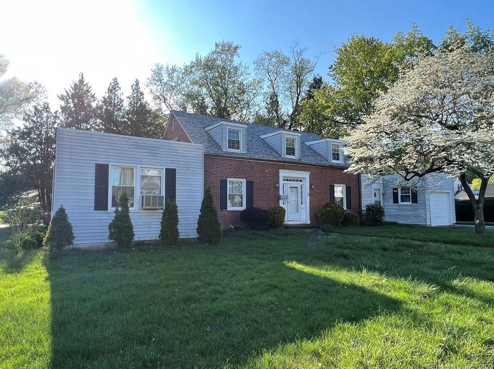 73 Coolidge St, New Britain, CT 06052