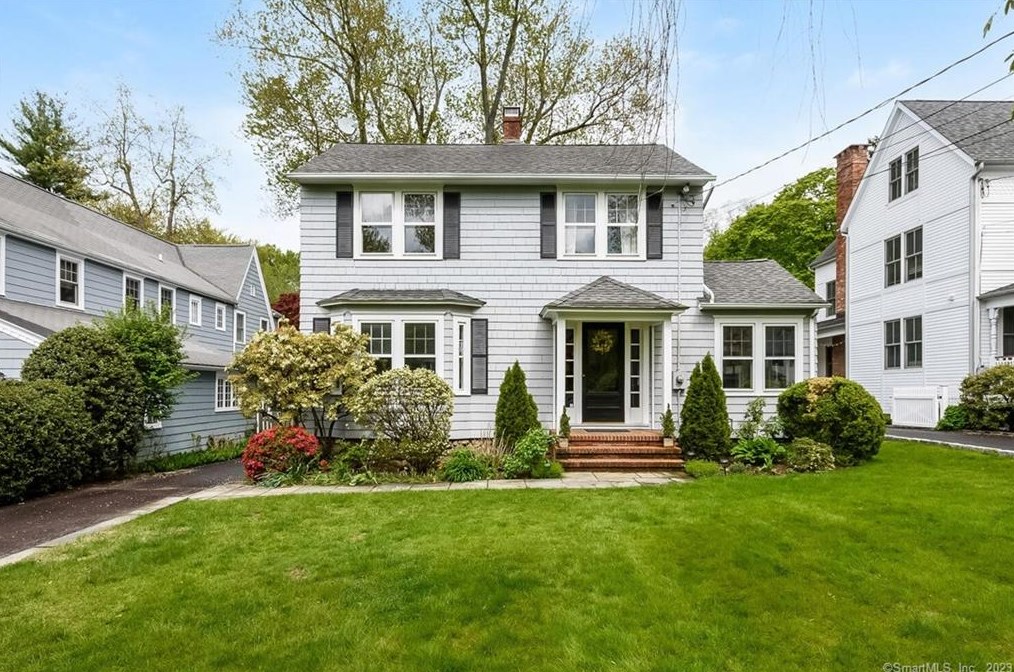 121 Holmes Ave, Tokeneke, CT 06820