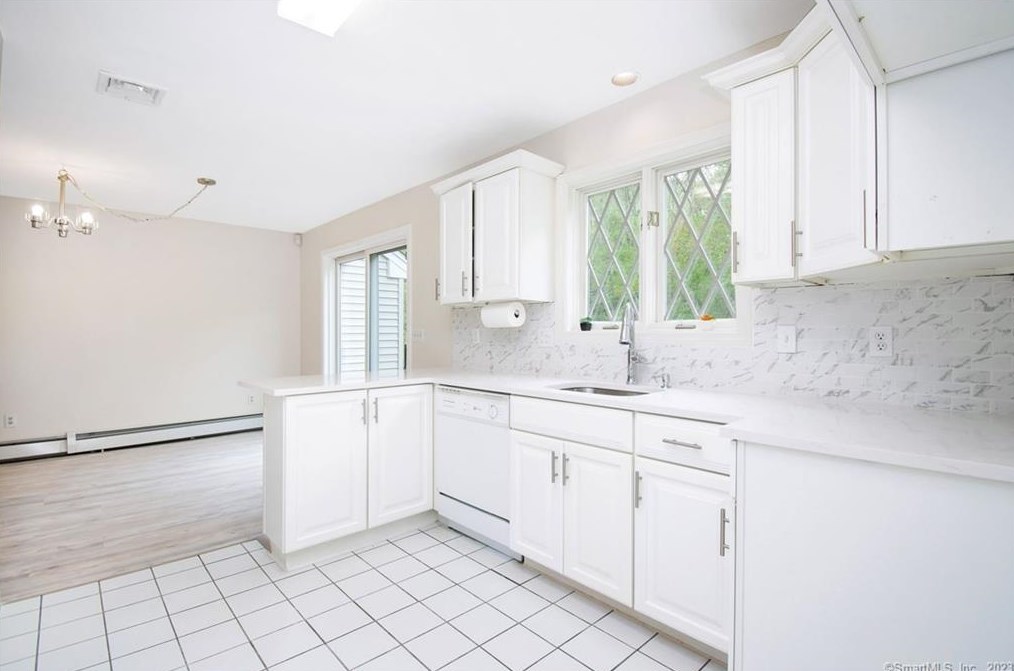 128 Bennett Rd, New Haven CT  06513-2004 exterior