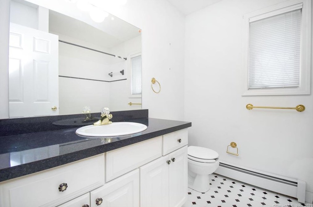 128 Bennett Rd, New Haven CT  06513-2004 exterior