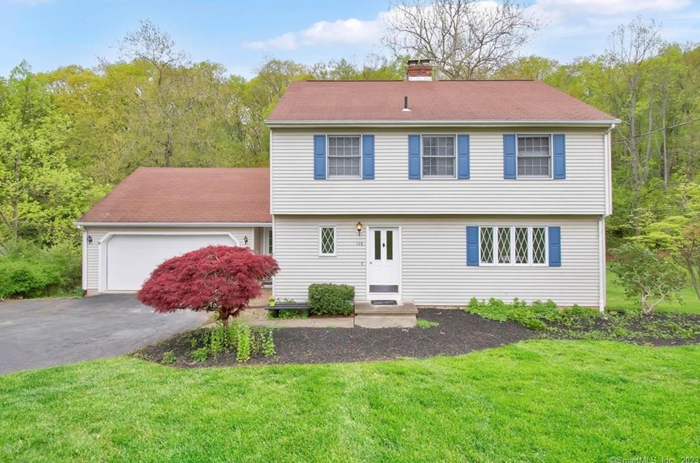 128 Bennett Rd, New Haven CT  06513-2004 exterior