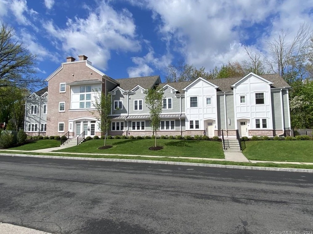 3 Arlington Rd #302, Hartford, CT 06107