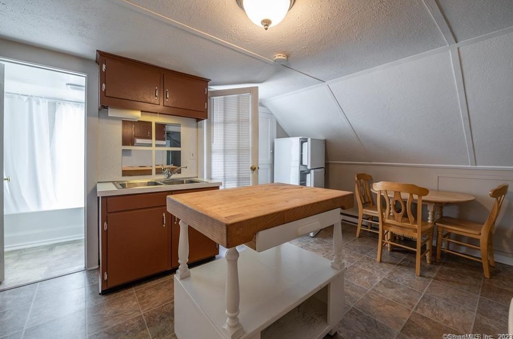356 Main St #3rd Floor, Wallingford, CT 06492