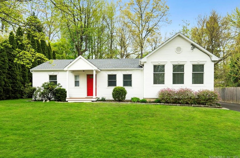 33 Circle Dr, Greenwich, CT 06830