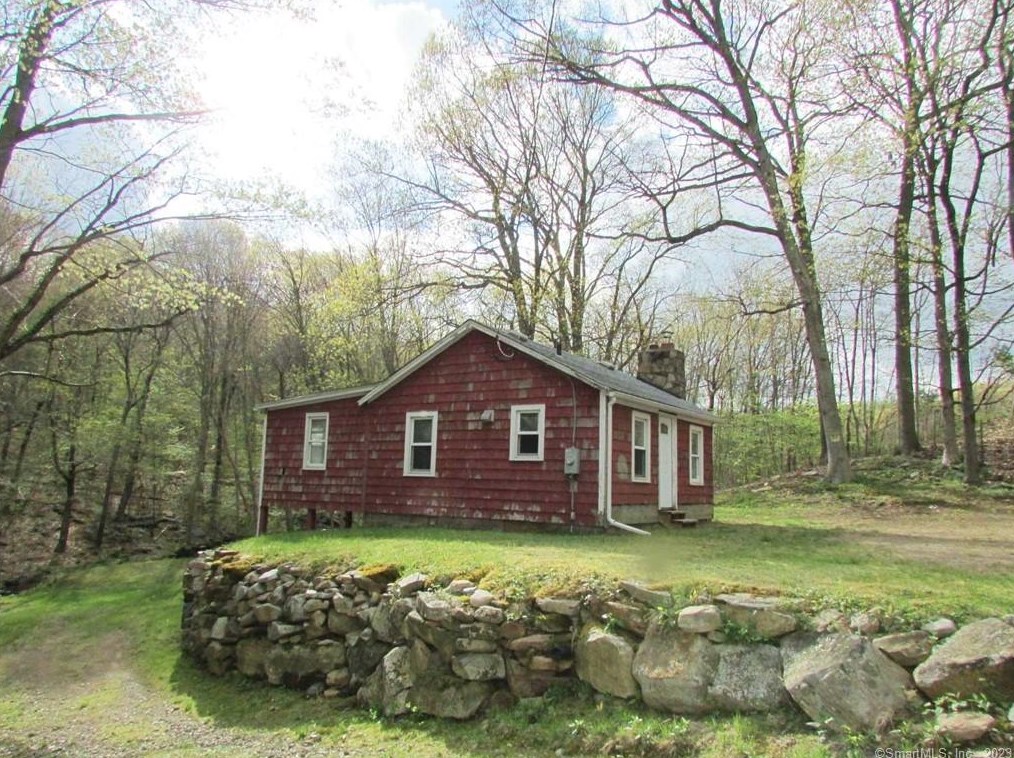 143 Old Kent Rd, Tolland CT  06084-3742 exterior