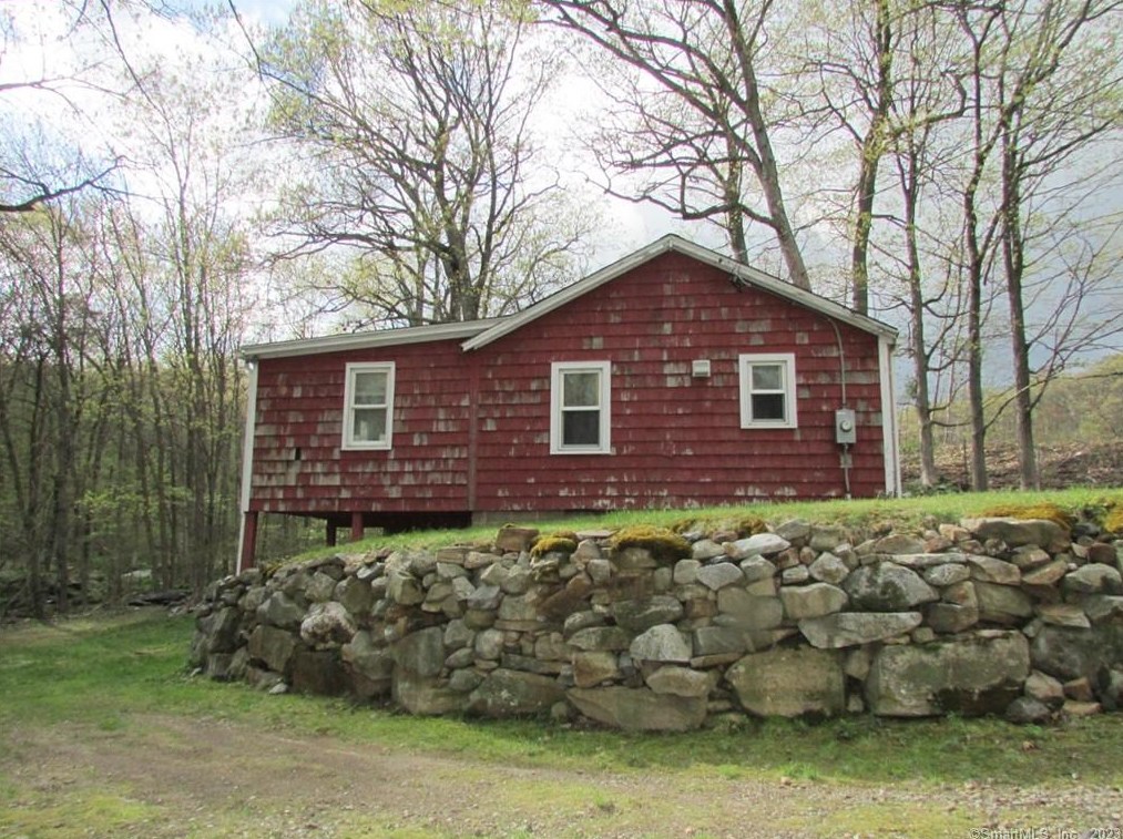 143 Old Kent Rd, Tolland CT  06084-3742 exterior