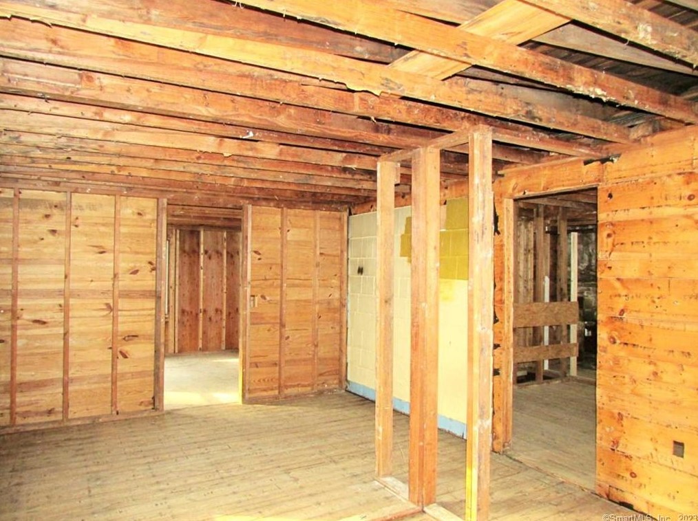 143 Old Kent Rd, Tolland CT  06084-3742 exterior