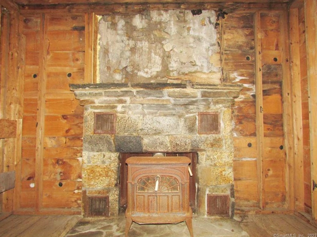 143 Old Kent Rd, Tolland CT  06084-3742 exterior